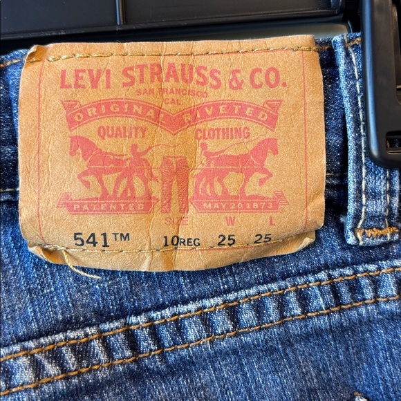 Levi's Classic Indigo Jeans 541 - Picture 5 of 7